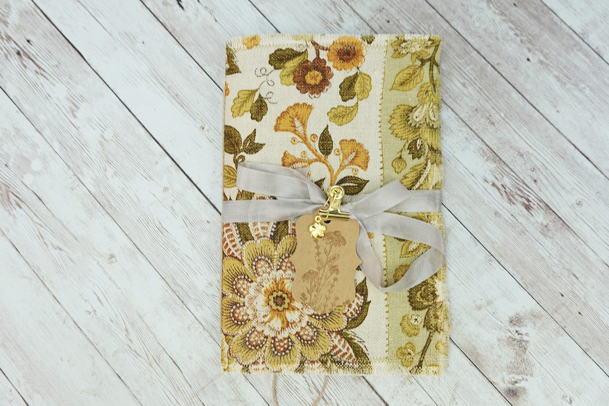 Vintage Green Floral Blank Journal - Image 2